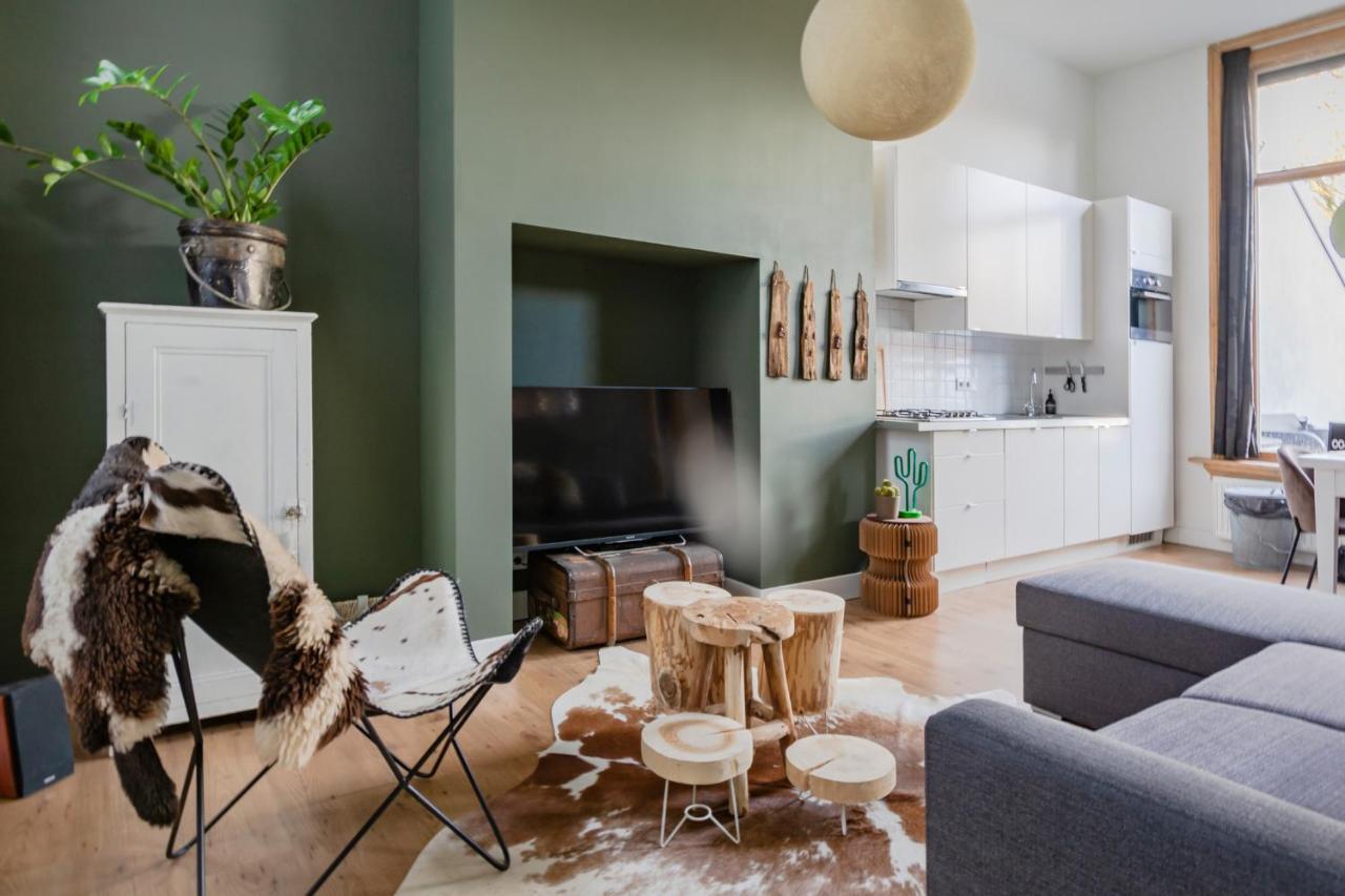 Cosy Nock ! Little Gem At Center With Large Terrace !